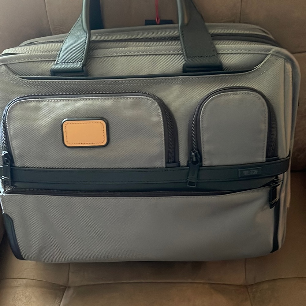 Tumi alpha 3 expandable organizer laptop brief